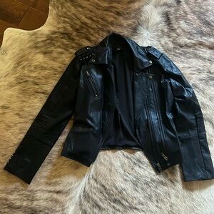 ❤️ VICI leather studded jacket